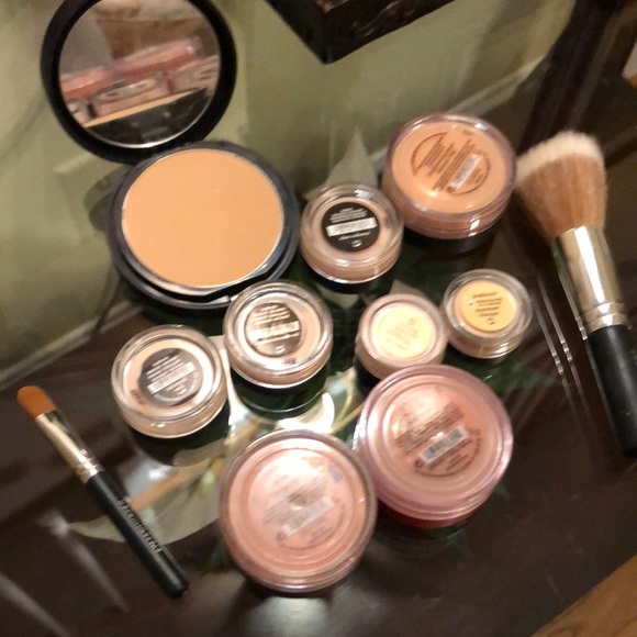 Lot of Bare Minerals products with two brushes